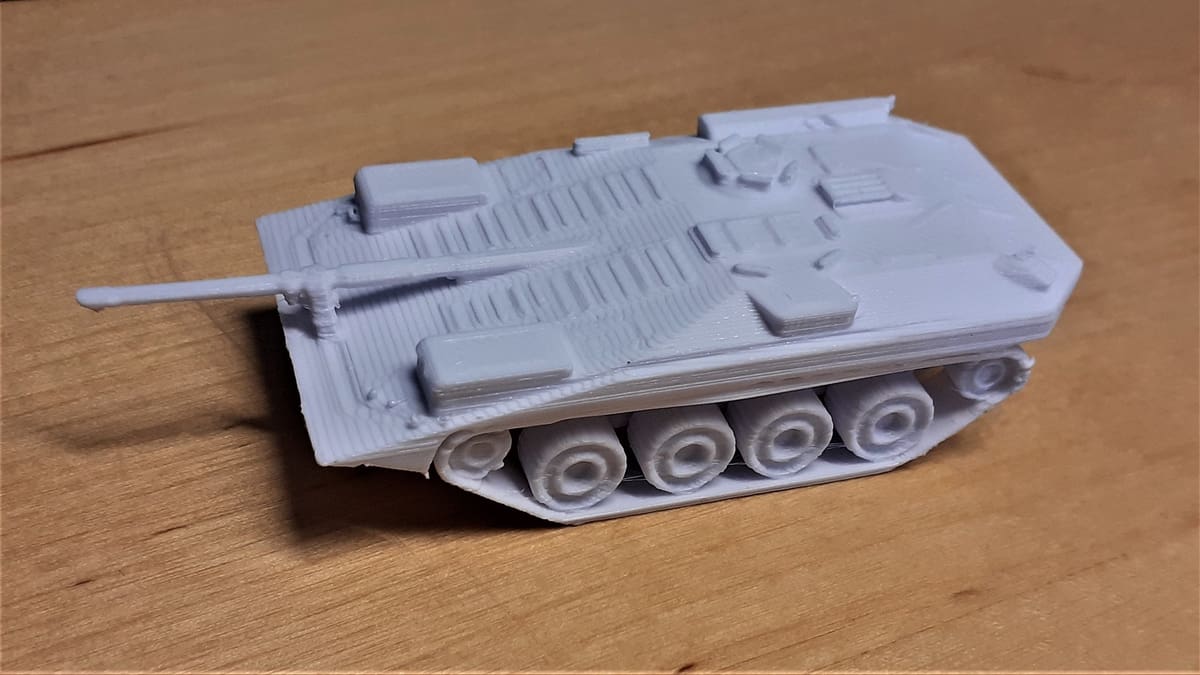 An epic model with no apparent support material marks