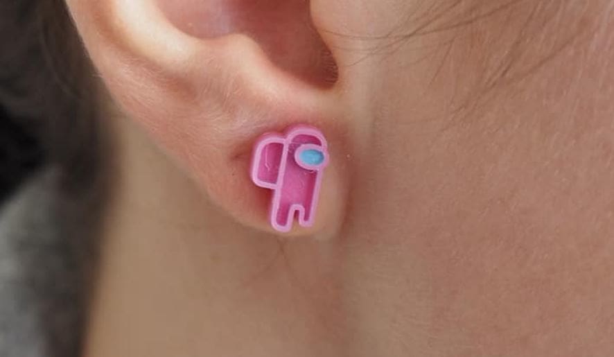 This tiny model has a small hole on the back to attach a stud