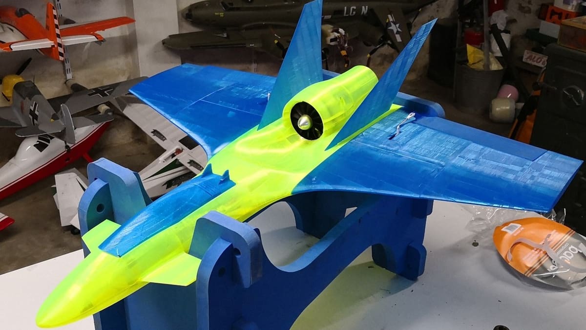 The GASB Two uses a ducted fan jet, which is more efficient than a propeller