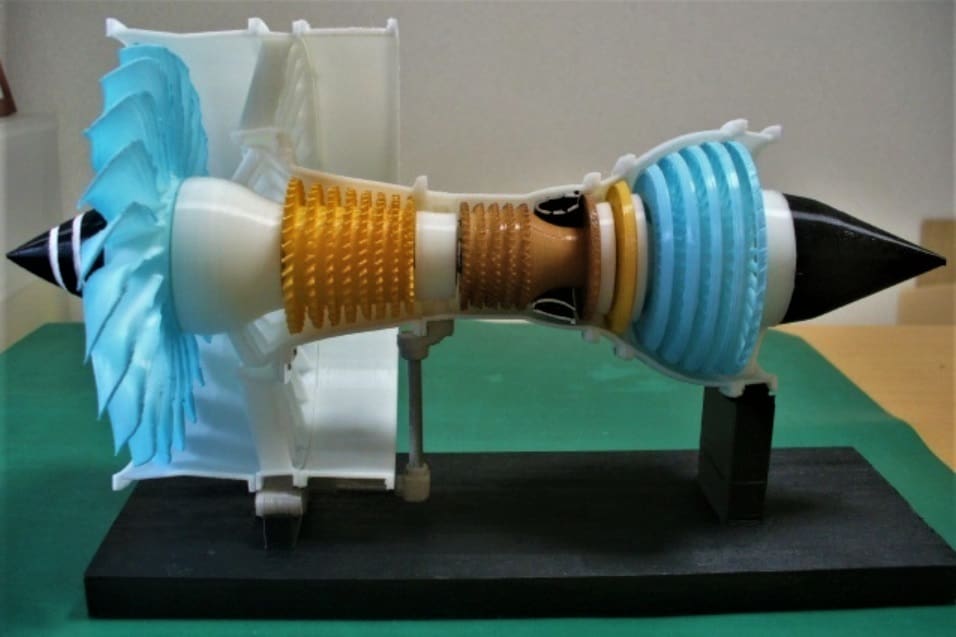 This model shows the basic design of a 3-spool jet engine