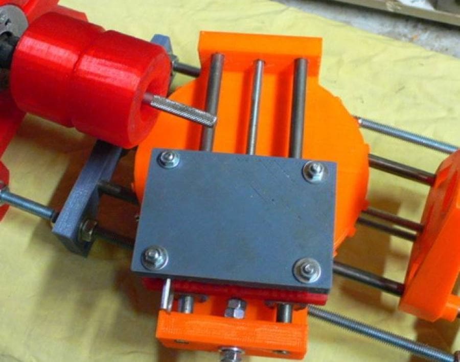 This lathe model allows you to make angled deformations