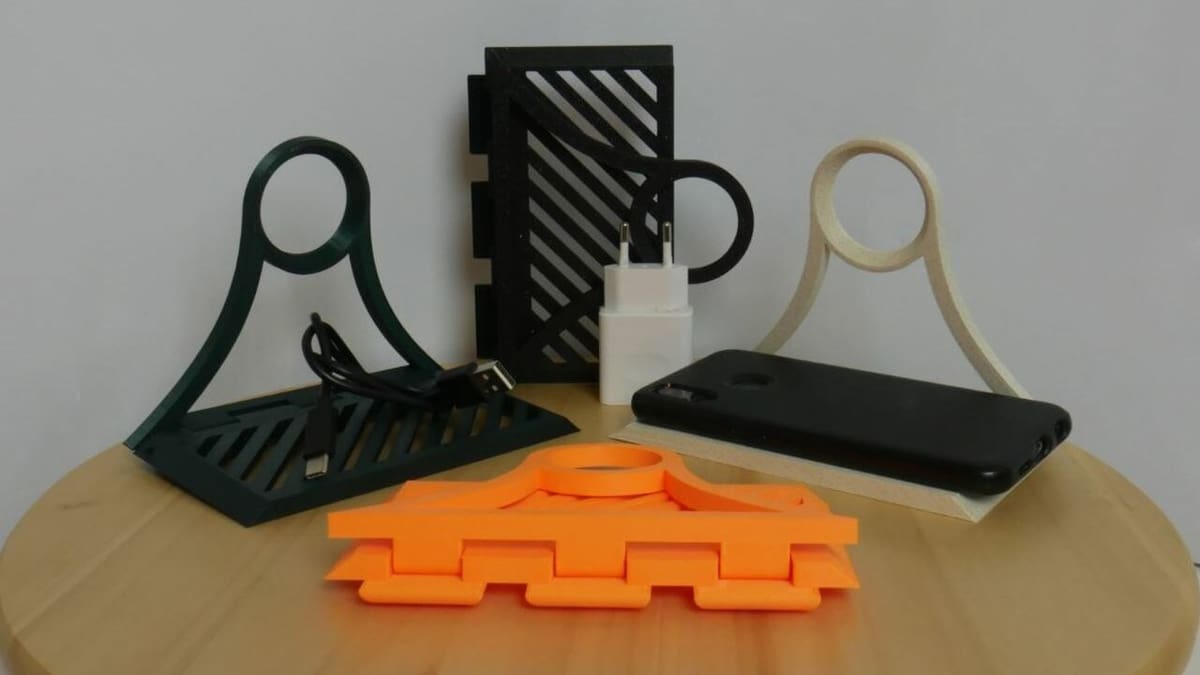This shelf can fold up for easy transportation