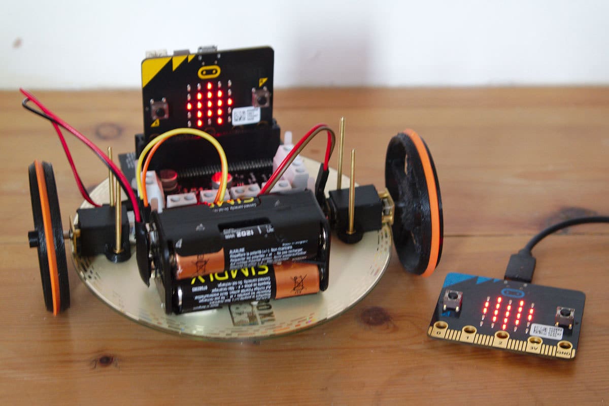A remote-controlled robot made with a Micro Bit