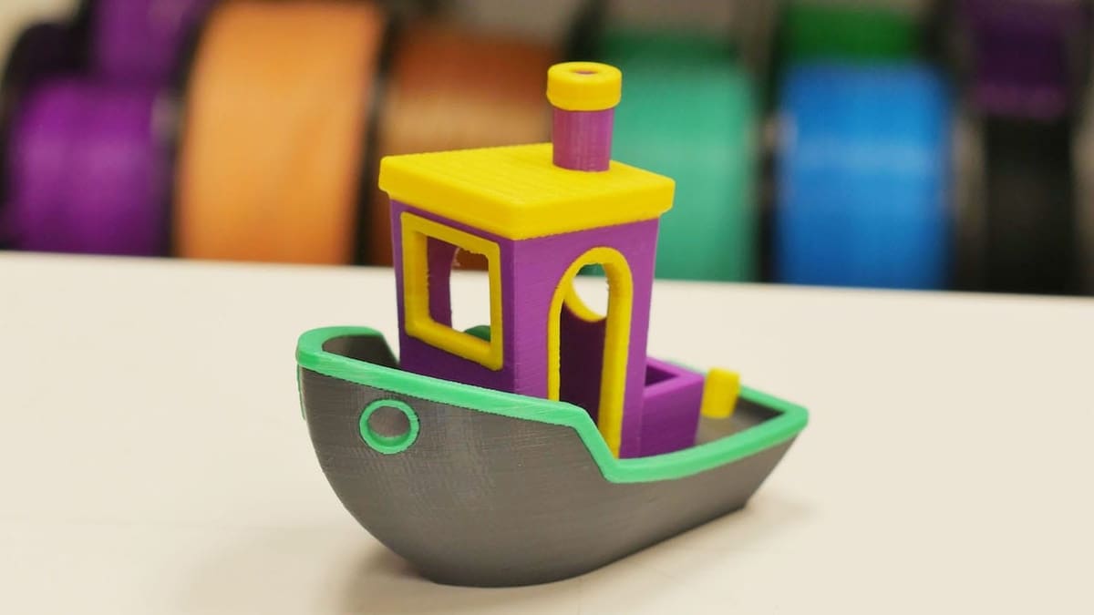 A lovely, multicolor Benchy ready to set sail