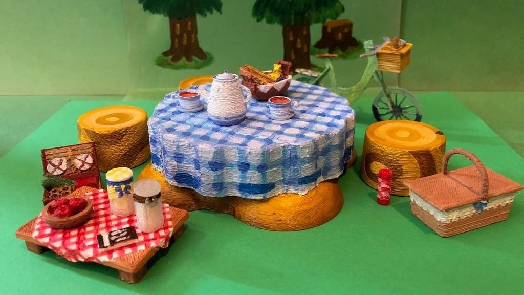 Take your 3D printed characters on a picnic day with this picnic set