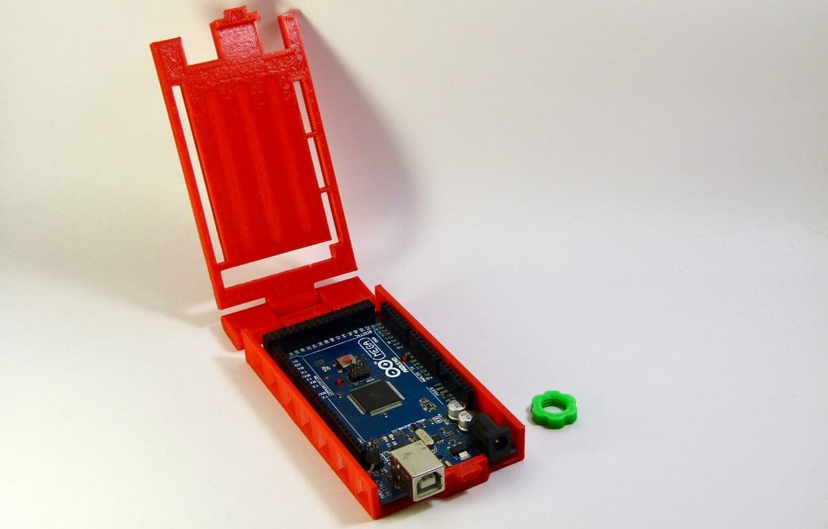 Give their Arduino the aesthetic of a Moto Razr