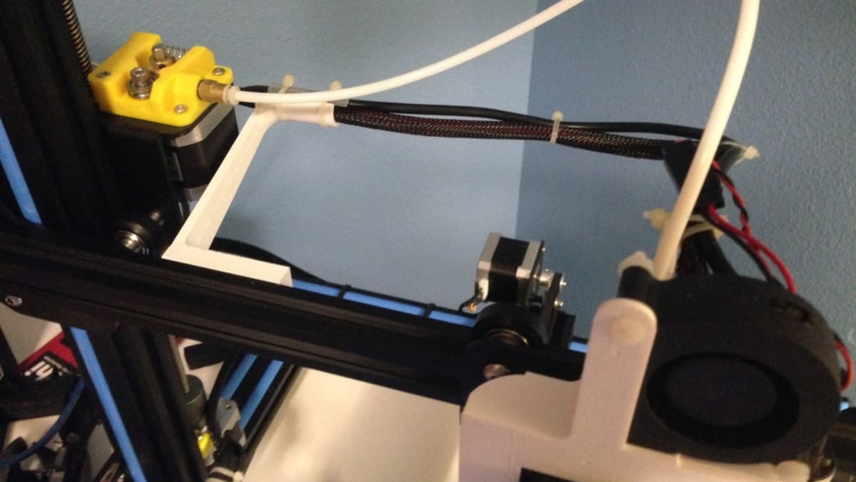 Bild von Die besten Creality Ender 3 (V2/Pro/Max/Neo) Upgrades : z-Achsen-Kabelführung
