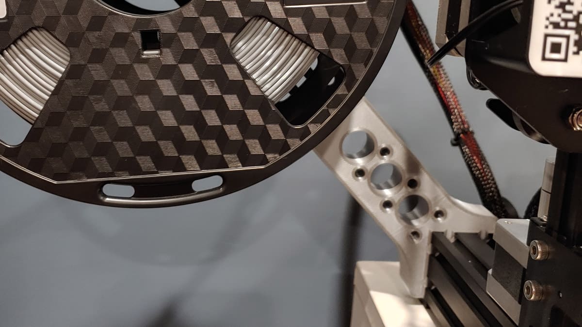 Bild von Die besten Creality Ender 3 (V2/Pro/Max/Neo) Upgrades : Die seitliche Rocket Spulenhalterung