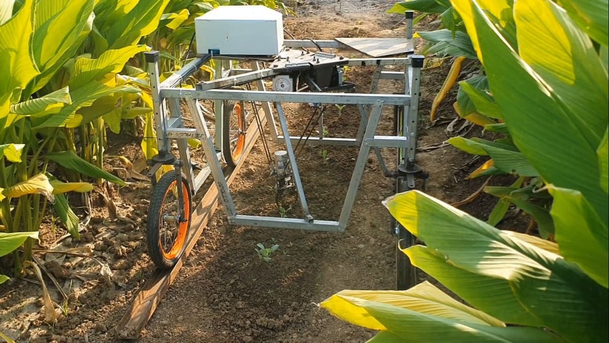 Robot with a green thumb!