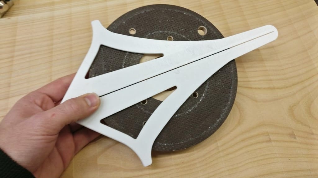 The maker suggests printing this design in PLA or PETG