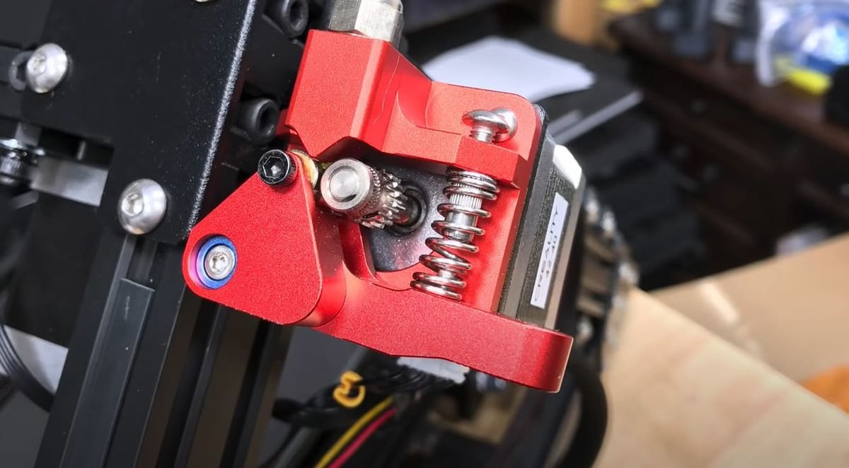 The 3DPrintMill also has a dual-drive extruder