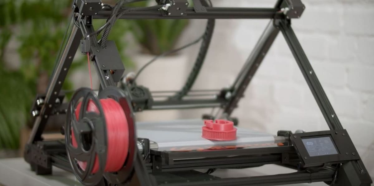 The iFactory's screen could potentially limit build volume