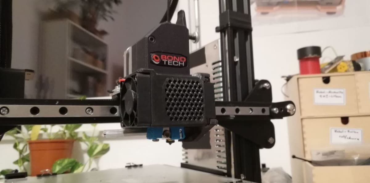 There are fittings for an E3D hot end like this E3D V6