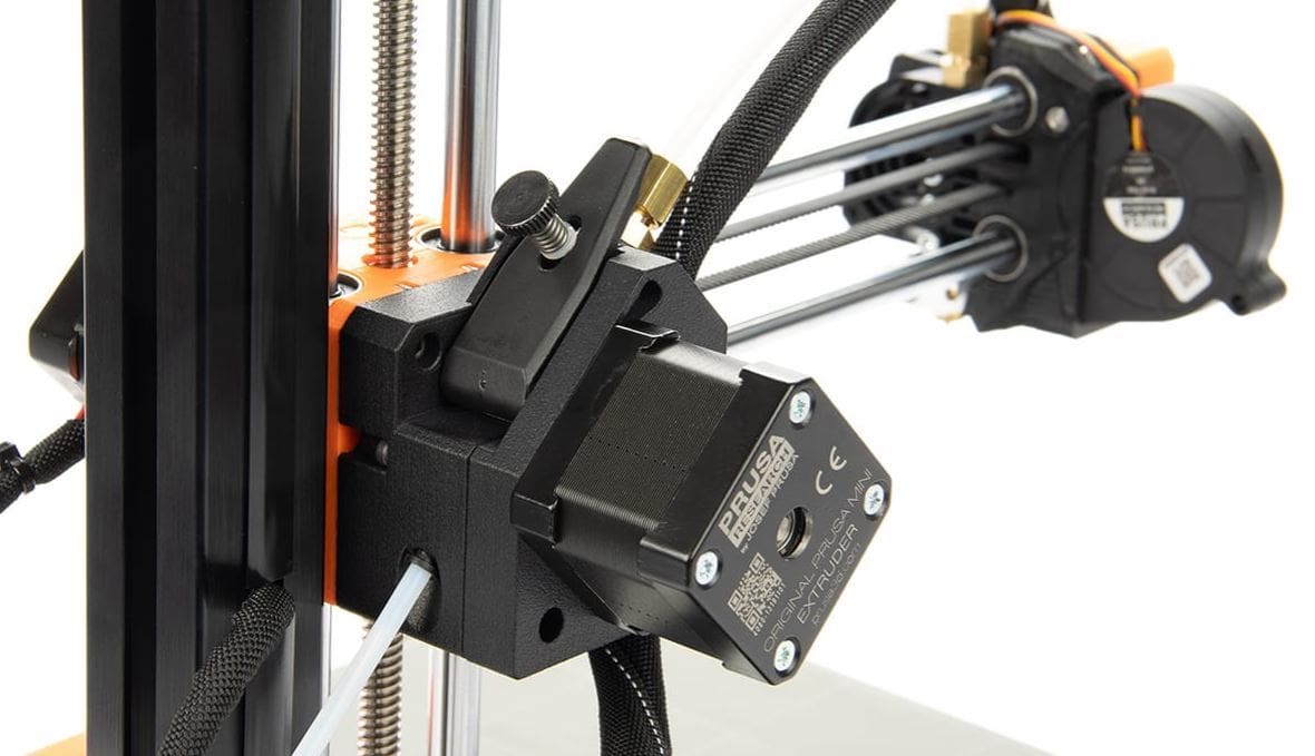 The BMG has a quick-release lever for speedy filament swaps