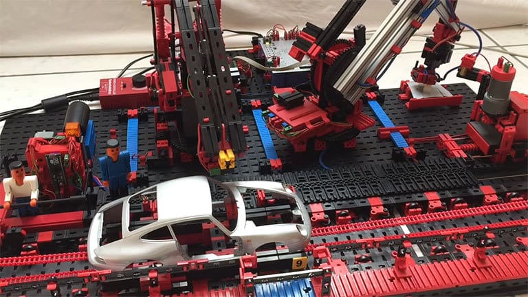 A Fischertechnik Car Factory Body Shop made with an Arduino Mega 2560