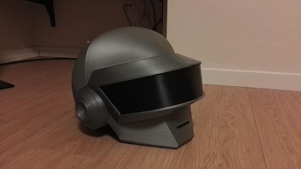 This helmet design consumes around 650 grams of filament to print