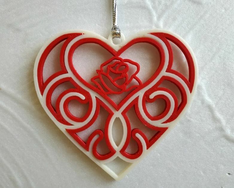 This pendant consists of eight parts – an easy way to achieve a multicolor pendant