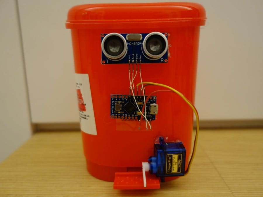 Imagen de Proyectos con Arduino / Proyectos de Arduino: Cubo de basura automático