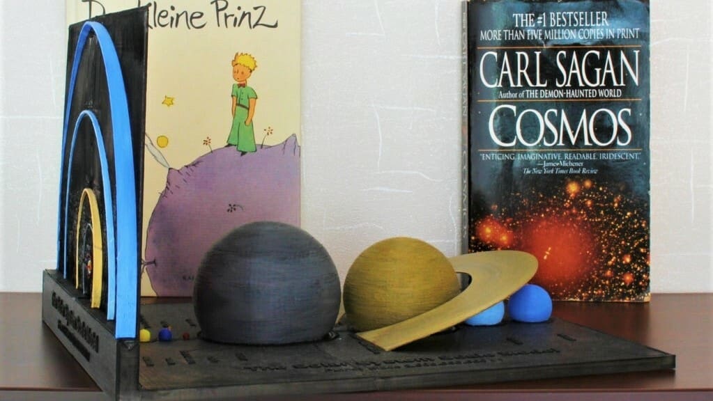 To get a colorful model, print the parts, paint them, and then assemble