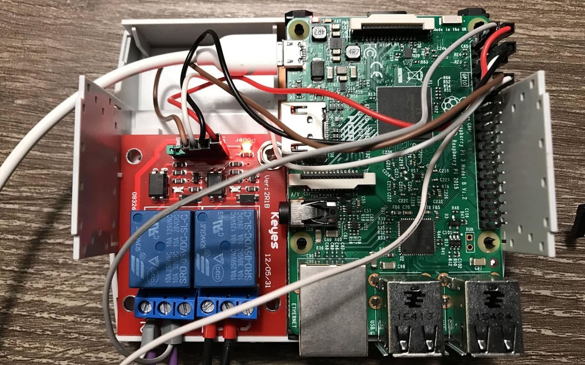 A Raspberry Pi 3 running Homebridge and controlling a relay