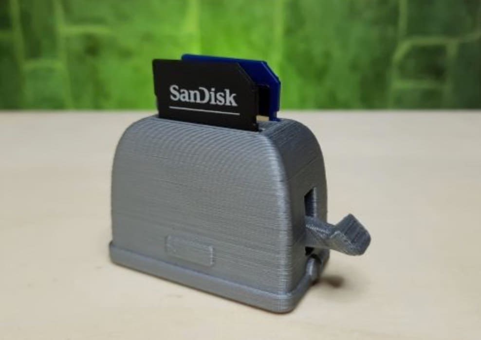 Photo de Objet 3D fun et facile à imprimer / impression 3D facile: Grille-pain carte SD