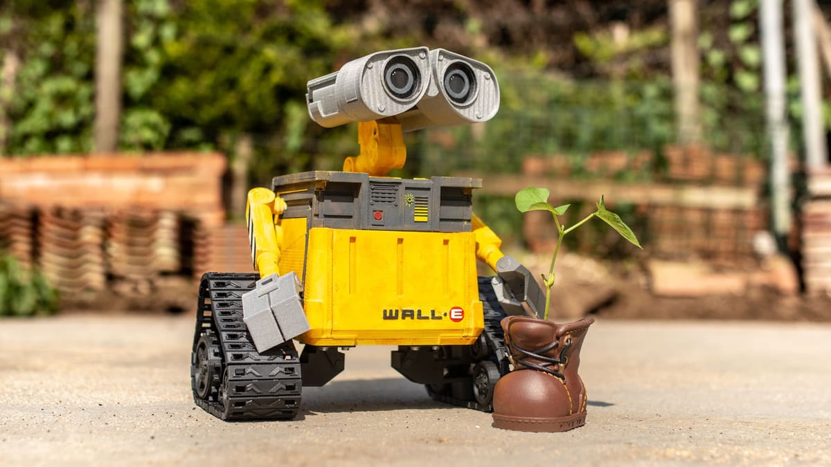 This Wall-E robot is controlled via an Arduino Uno
