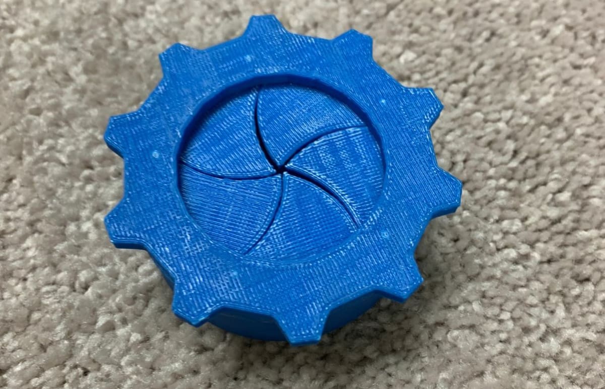 This iris box needs a few screws to work and stay together