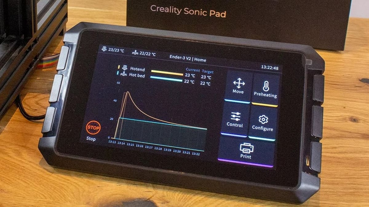 Easily change and monitor printing temperatures with a touchscreen