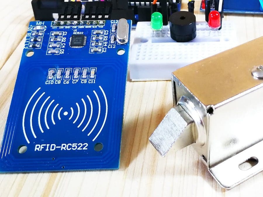 Keep belongings safe with your Arduino