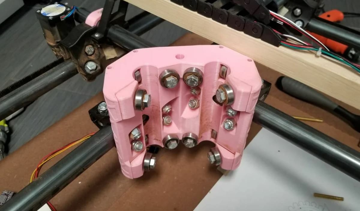 The MPCNC uses many 3D printed parts to make the structure of the design sturdier