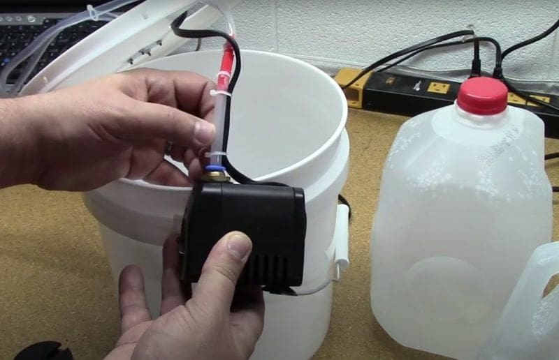 This is a very DIY water cooling setup!