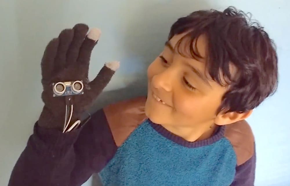 Use a Raspberry Pi to simulate how bat's 