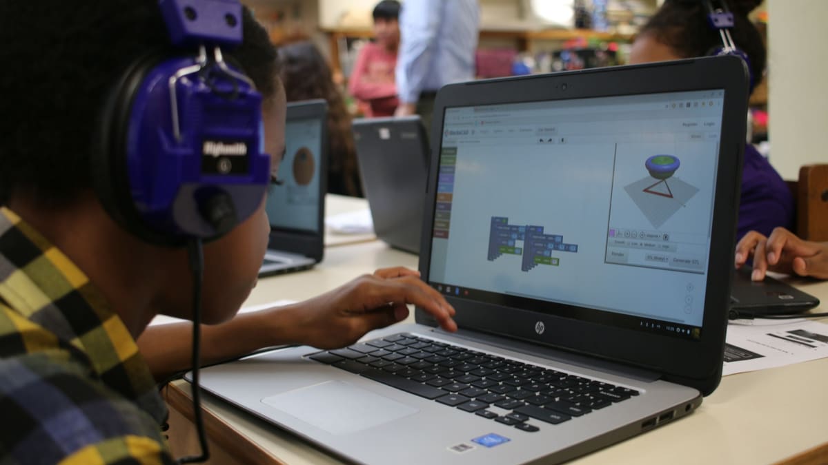 BlocksCAD has comprehensive learning materials