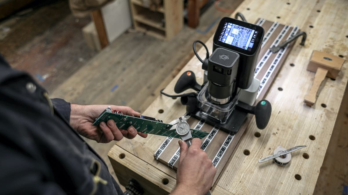 The Shaper Origin can cut on any work surface