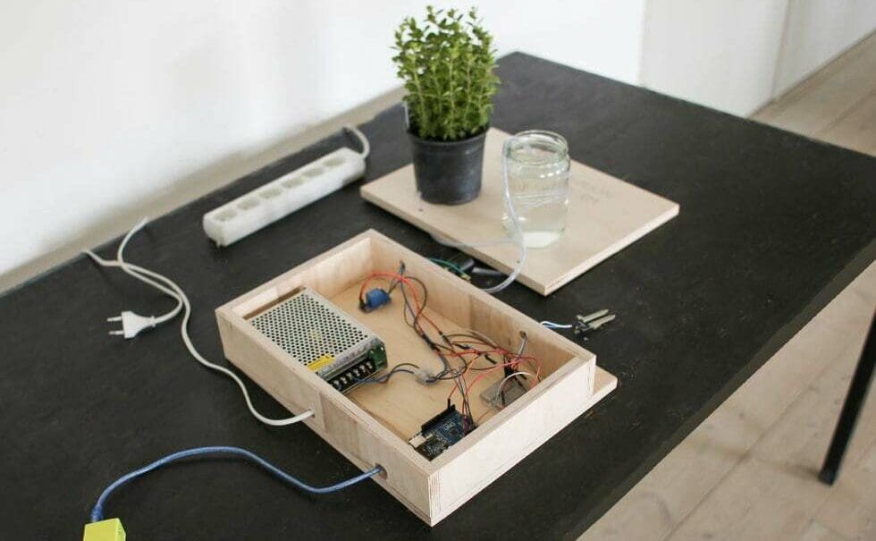 A watering system for indoor plants