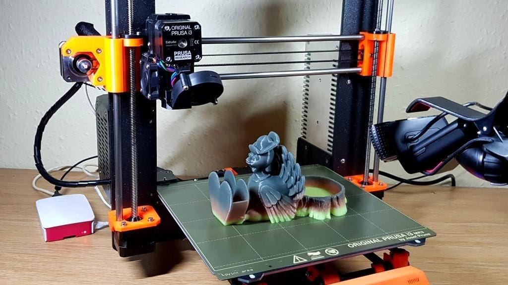 A Raspberry Pi together with OctoPrint and a webcam take the 3D printing experience to a whole new level