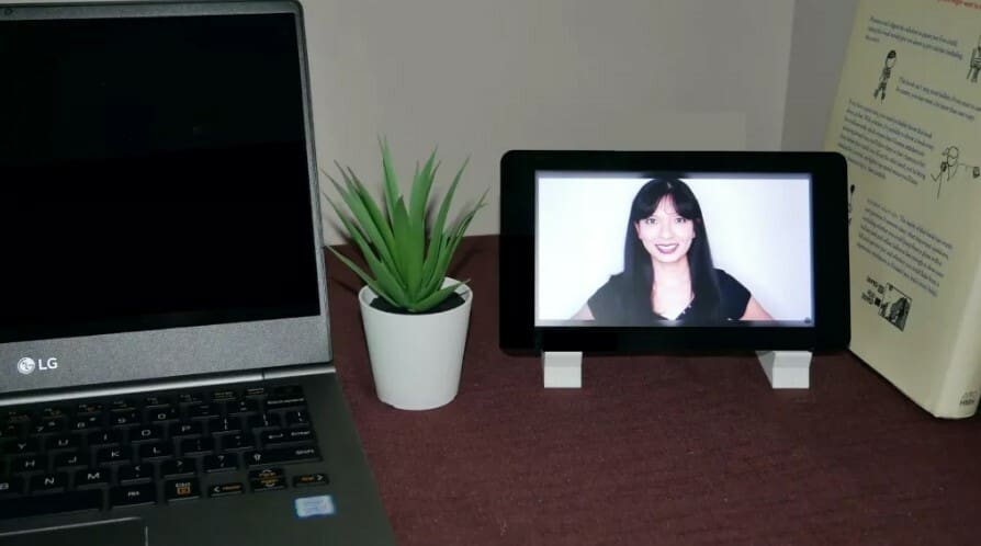 A digital photo frame made with a Raspberry Pi