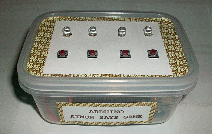 It's a simple Simon Says game made with an Arduino