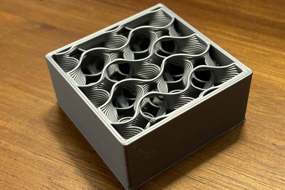 Gyroid infill is the PrusaSlicer default