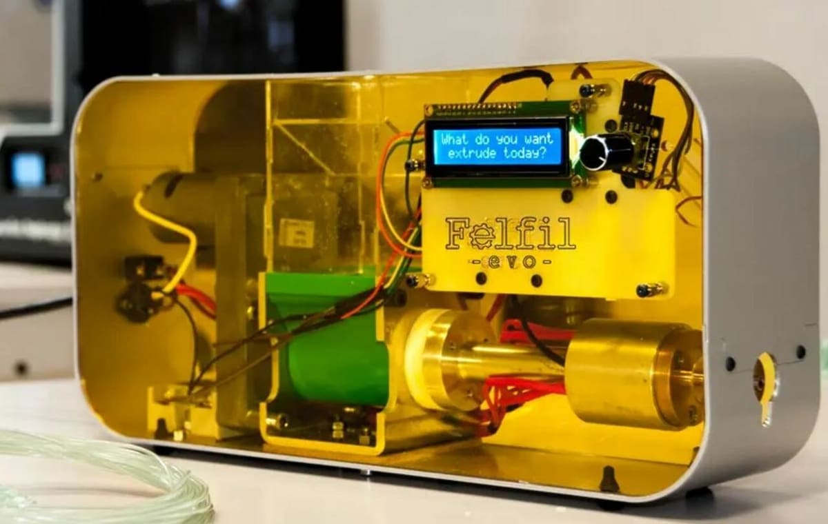 The Felfil Evo has a transparent case that exposes its complexity