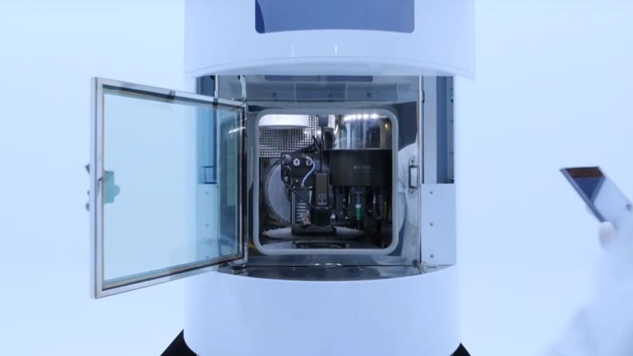 The Dr. Invivo 4D6 can be considered an entire lab in one machine