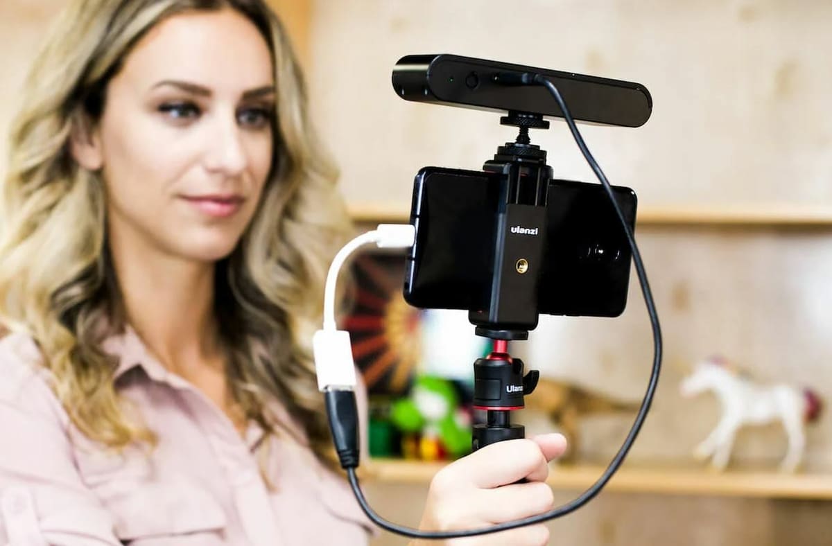 The Revopoint POP can be used with a compatible mobile app