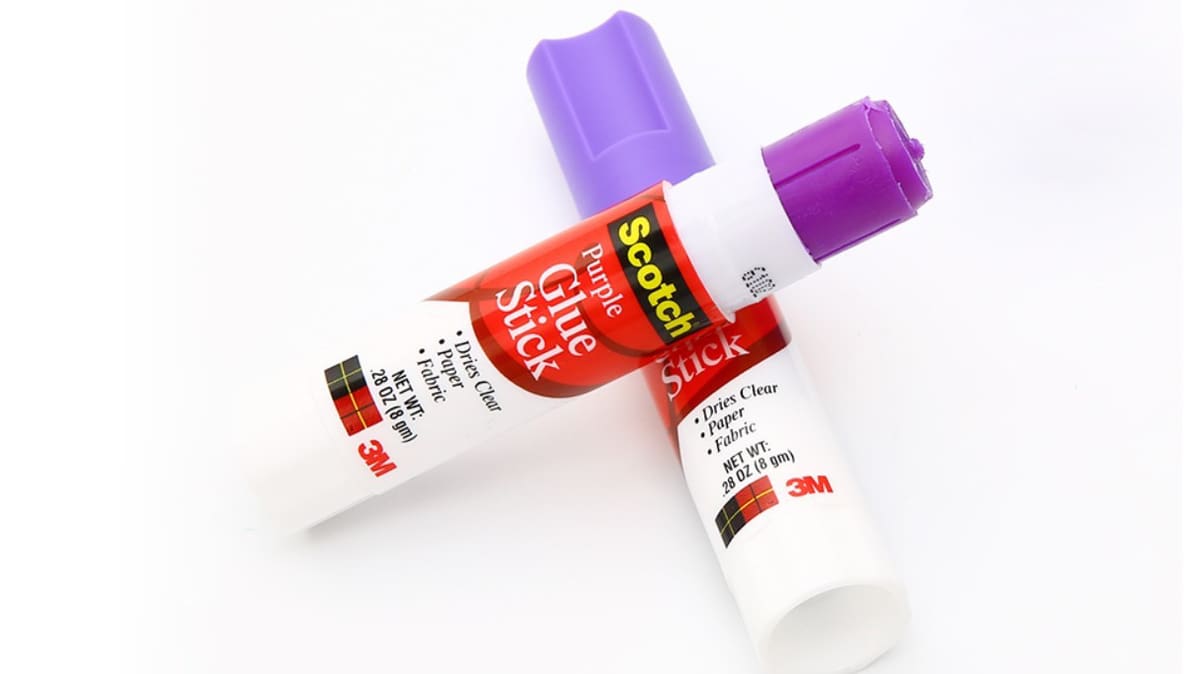 Image of: <span class="link" data-action="modal-open" data-modal-ajax="/en/product-overlay/146915/limit/0/">Scotch Purple Glue Stick</span>