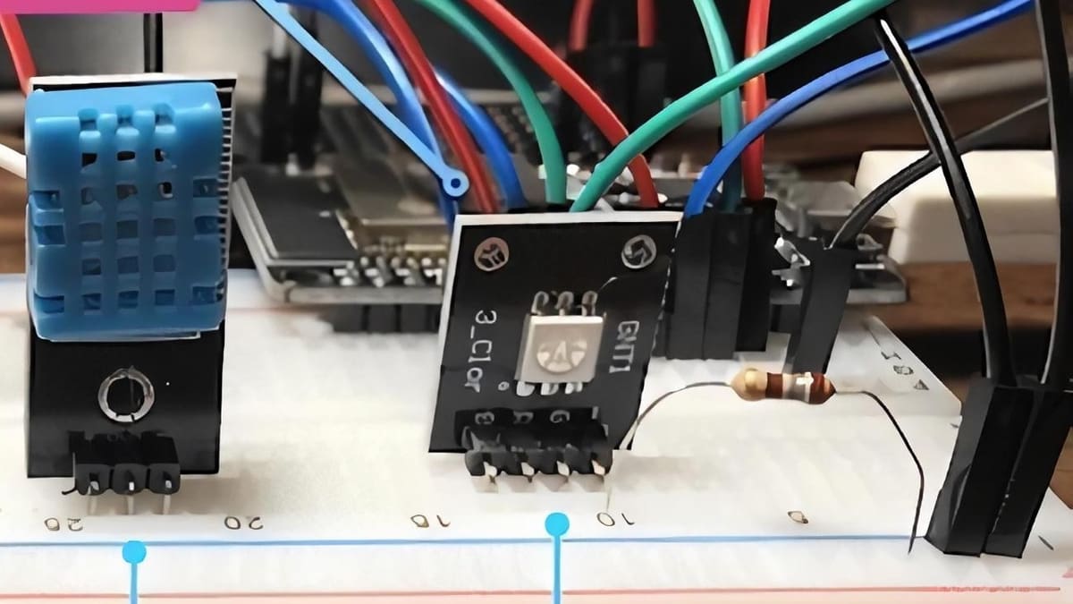 An Esp32 microcontroller running MicroPython with various sensors