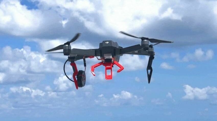 This claw can be attached to a drone and lets you pick up small objects