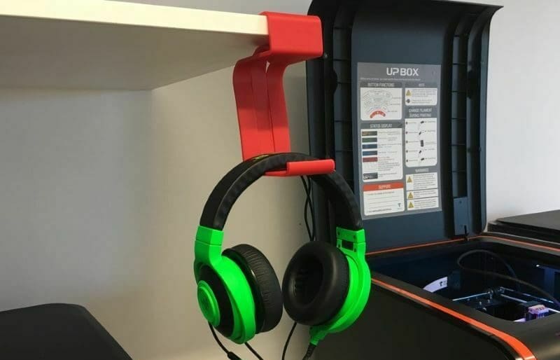 This space-saving design clips onto a shelf or desk