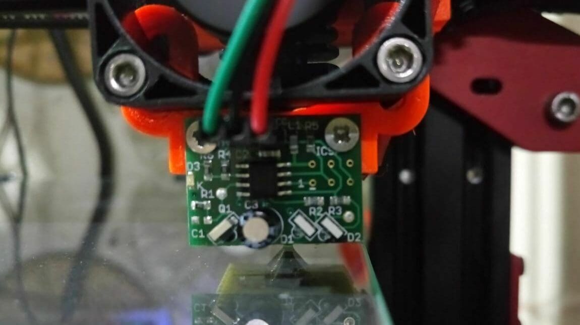 The Duet3D IR Probe can work on glass surfaces