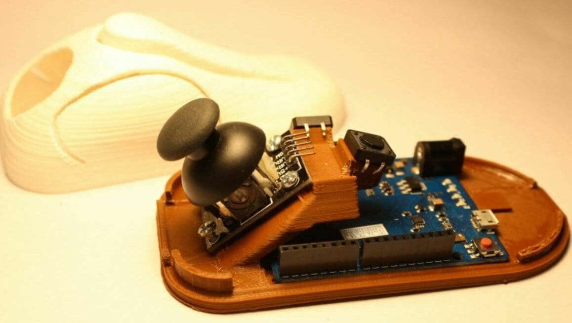 It's not surprising to find an Arduino in this project
