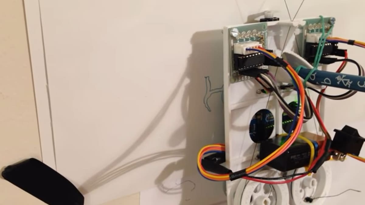 Double your efficiency: you think, the robot draws
