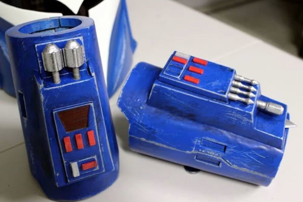 Bo Katan's gauntlets are best printed in ABS, according to the maker